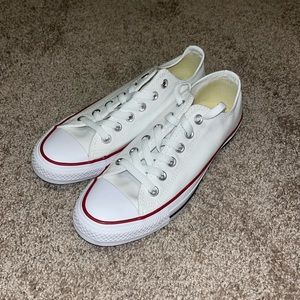 NWOT White Chuck Taylor Low Top Converse